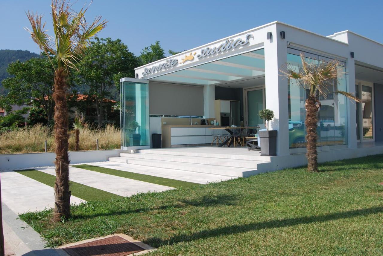 Sunrise Studios Resort สกาลา โปเตมิอัส ภายนอก รูปภาพ